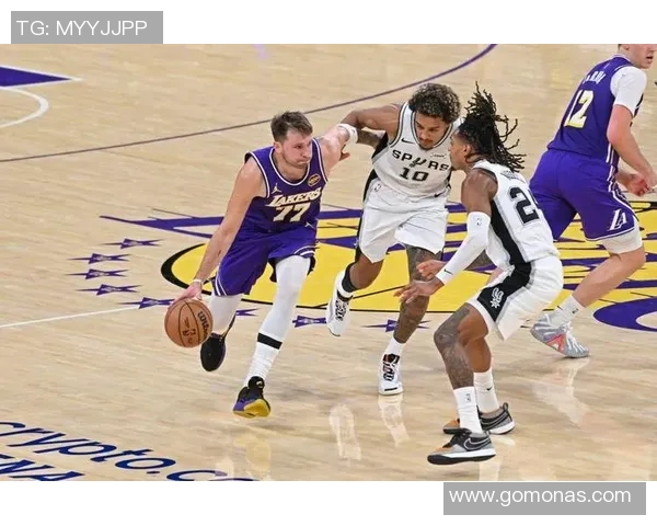 2011年湖人对阵马刺季后赛精彩回顾与分析展现篮球对决的魅力与激情